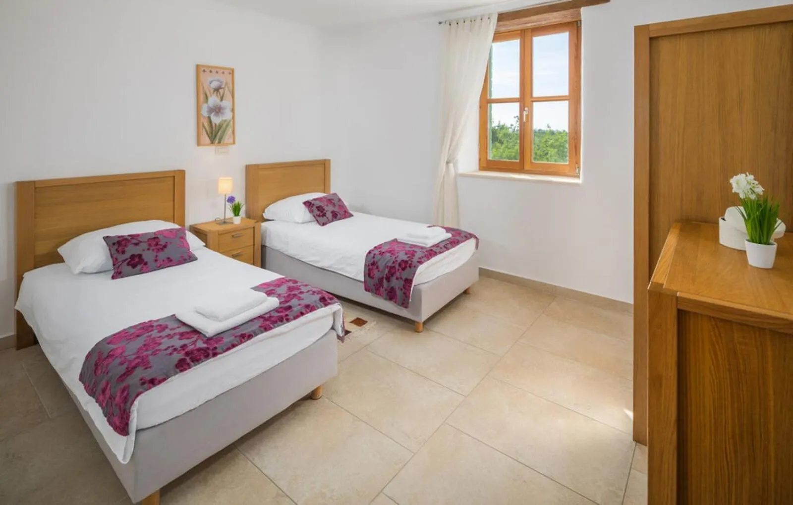 Villa Morgan For 8 People In Central Istria With 45 M2 Private Pool & Pet Friendly Donje Baredine
